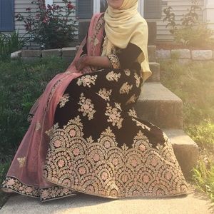 Gorgeous burgundy leyhenga